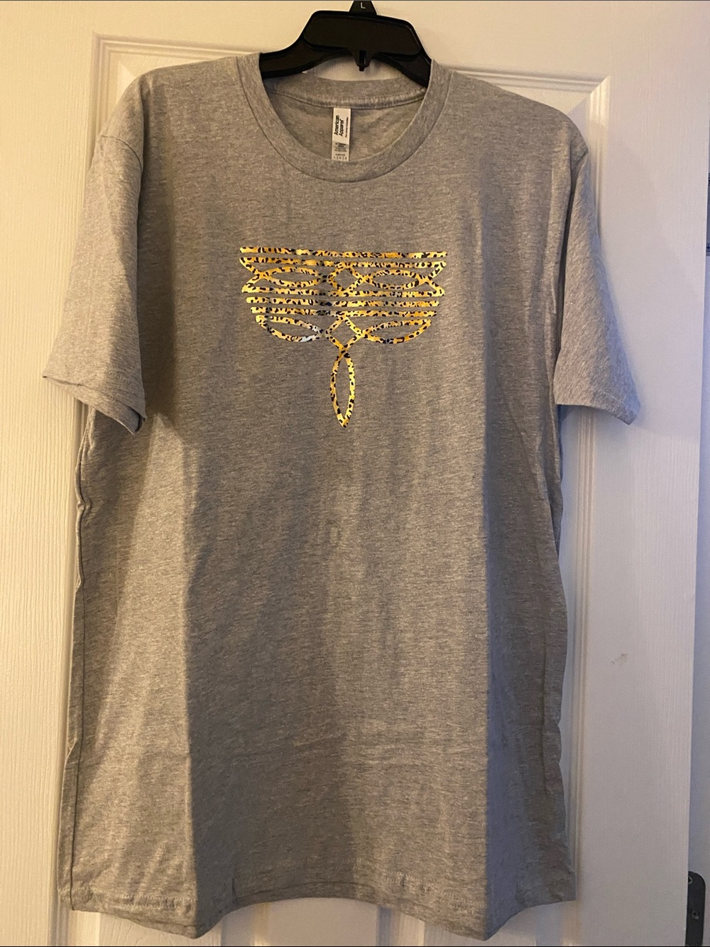 Rowdy Crowd Gray Short-Sleeve Tee with Leopard Boot stitch Graphic